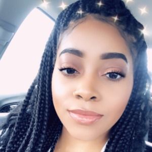 Meet your Posher, Mikala